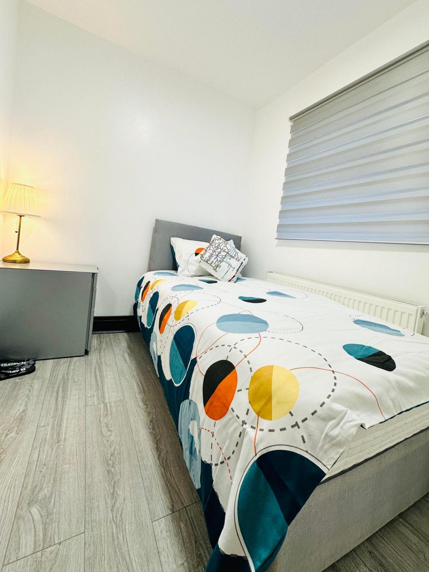 Great Place To Live In Dartford - Kent Aparthotel Buitenkant foto
